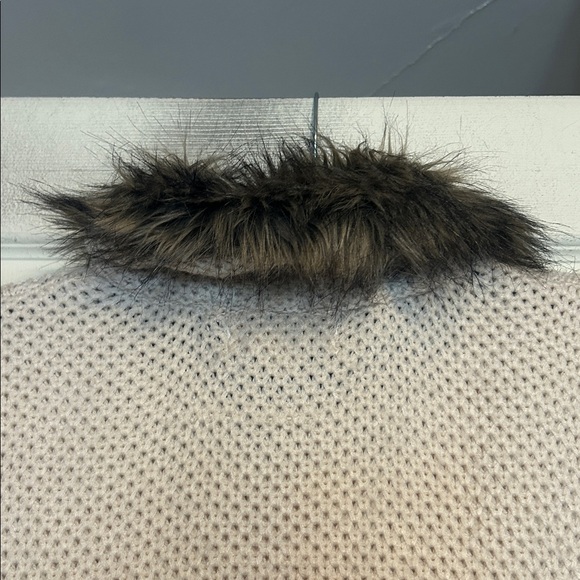 Pink Republic Faux Fur Vest Size XS - Picture 6 of 8